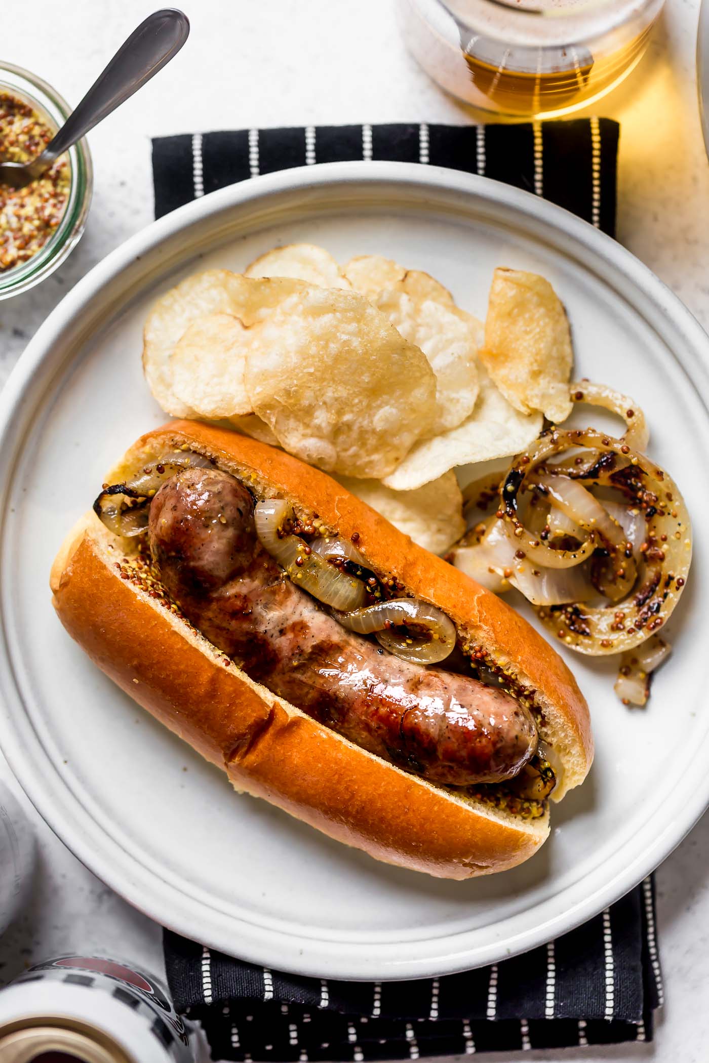 Grilled Seasoned Beer Bratwurst